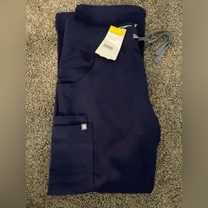 small petite FIGS navy scrub pants NWT